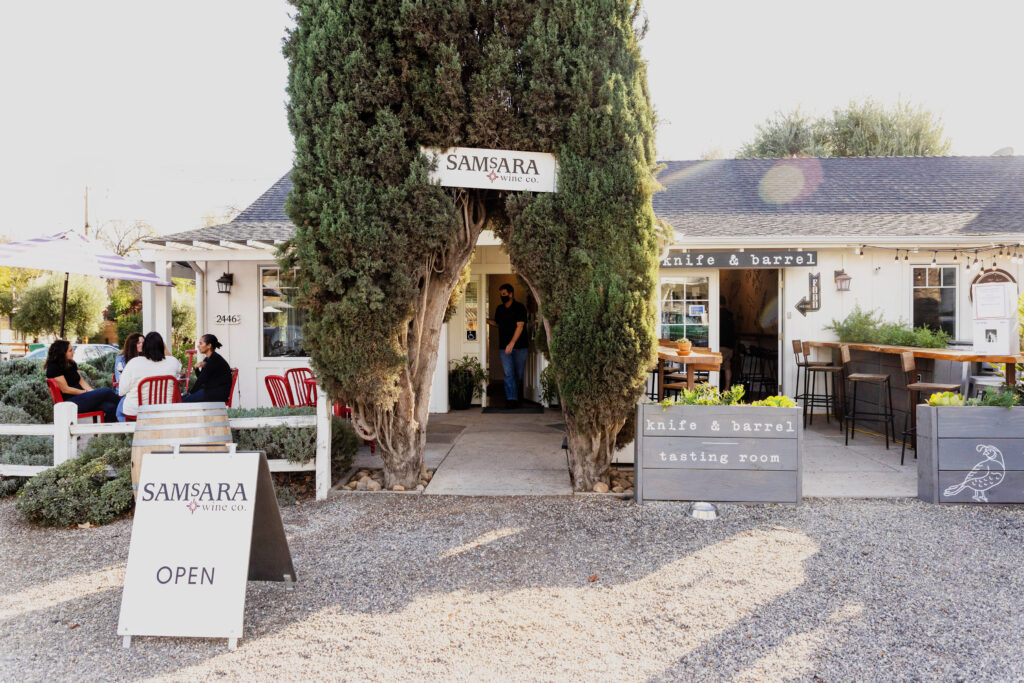 Knife & Barrel Tasting Room in Los Olivos