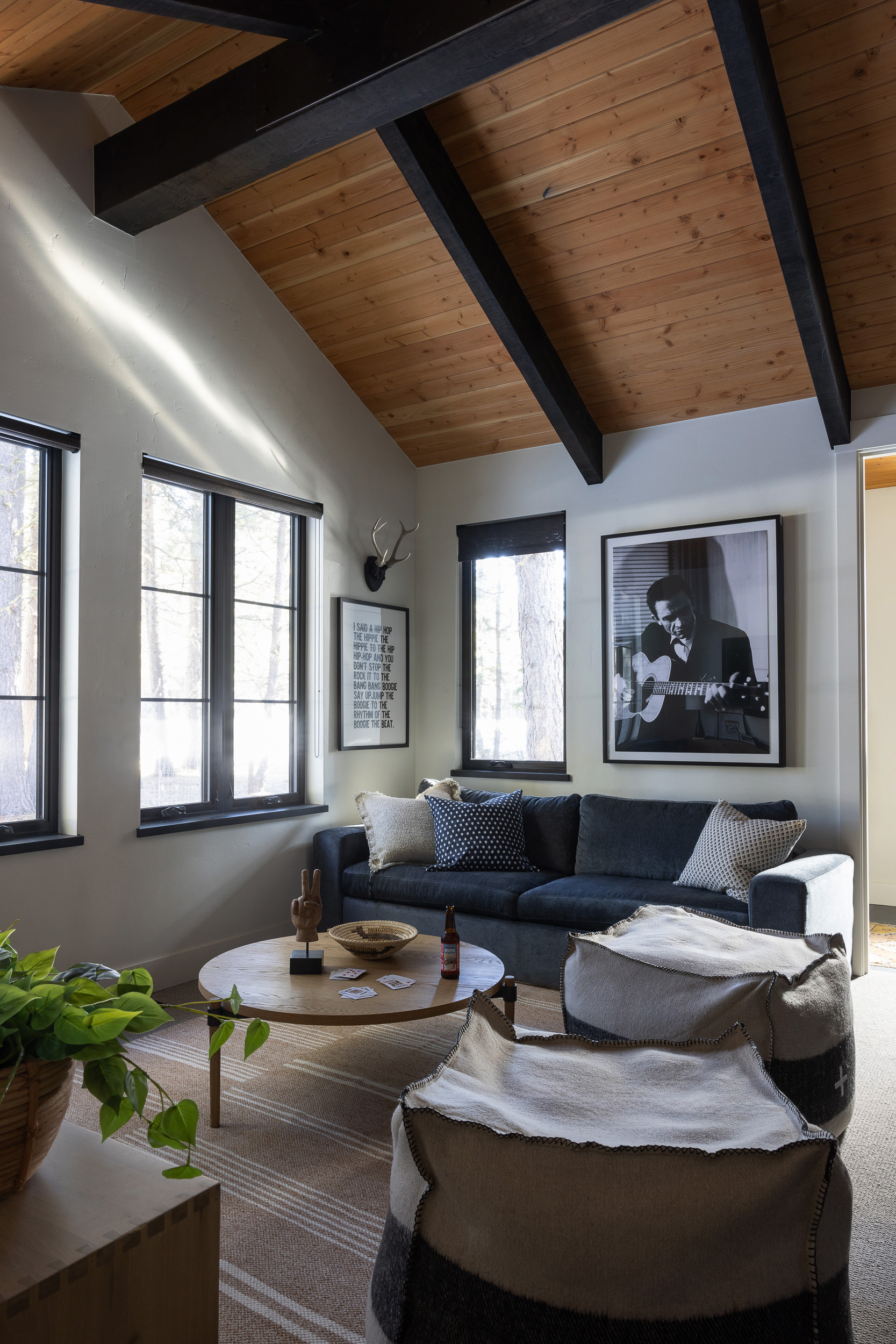 Seating Area in Black Butte Ranch House by Cloud Houz