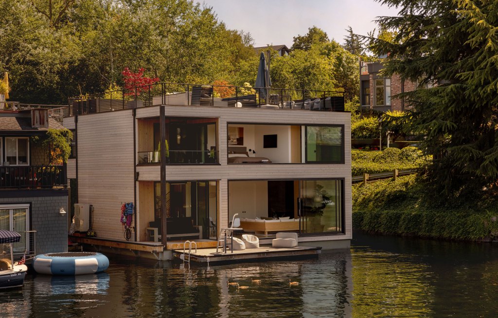 Inside a Floating Home Created by the Same People Who Designed the 'Sleepless in Seattle' Houseboat