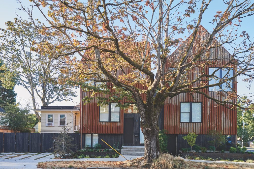 This Seattle Townhome Could Be the Future of City Living (Plus, Its Rusted Exterior Just Looks Cool)