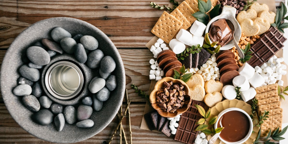 How to Make Your Own Awe-Inspiring S’mores Board