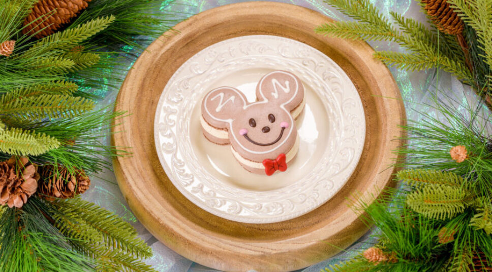 These Are the Holiday Treats You Don't Want to Skip at Disneyland This Year