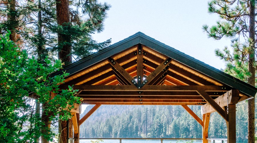 suttle-lake-lodge-boathouse-sisters-or