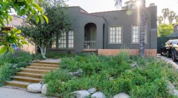 Terremoto House Native Garden