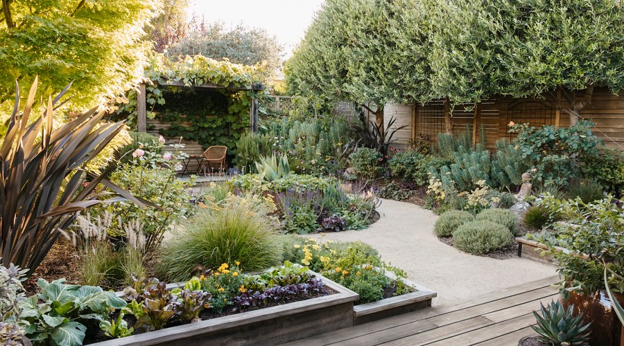 7 Ways You Can Turn Your Vegetable Garden into a Beautiful Work of Art