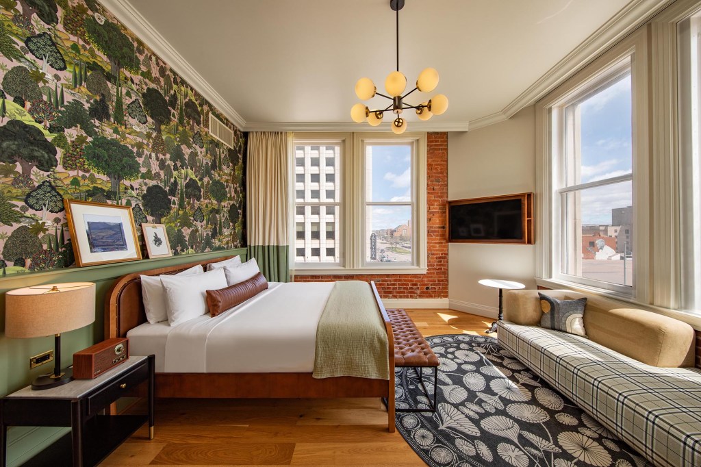The Mining Exchange Hotel Corner King Room