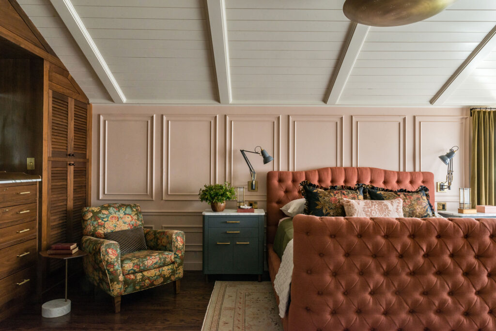 Traditional Bedroom Design by Studio Laloc