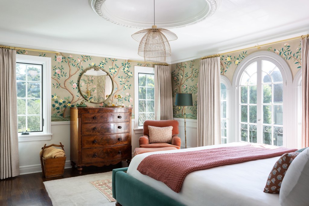 This Is Why Everyone's Obsessed with Traditional Decor Right Now