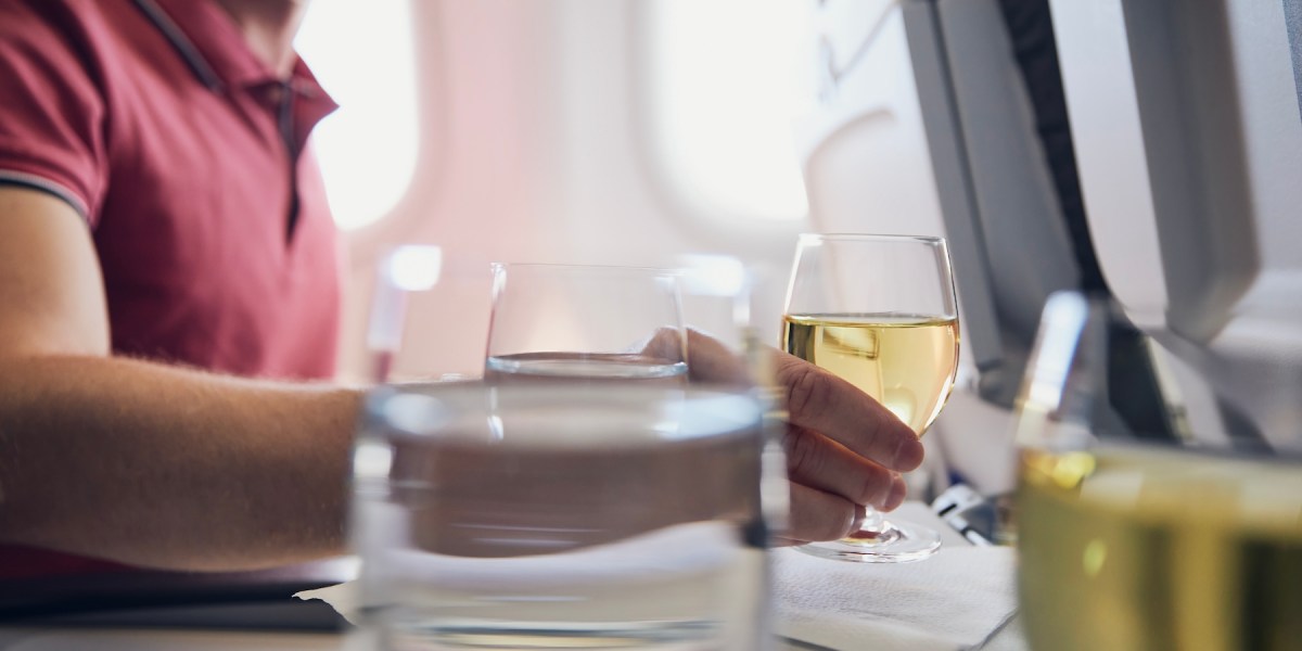 travel-aero-wine-pairings-flying