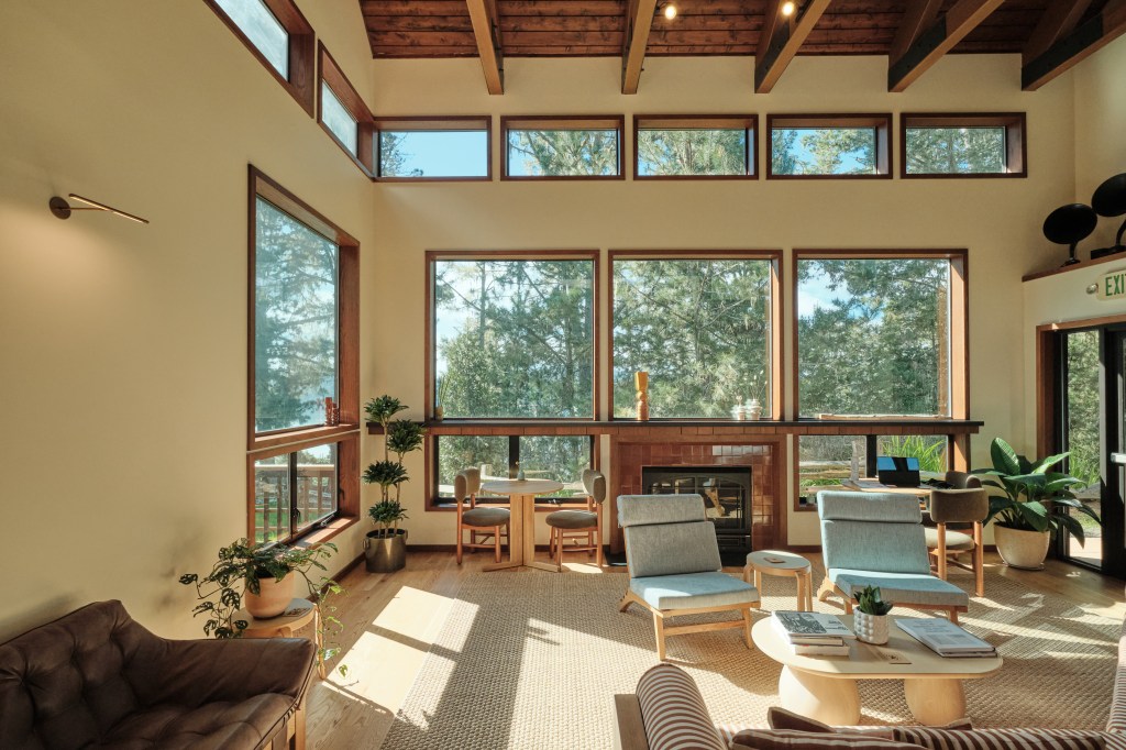 This Hotel Used to House a Cult. Now It’s the Epitome of Cool.