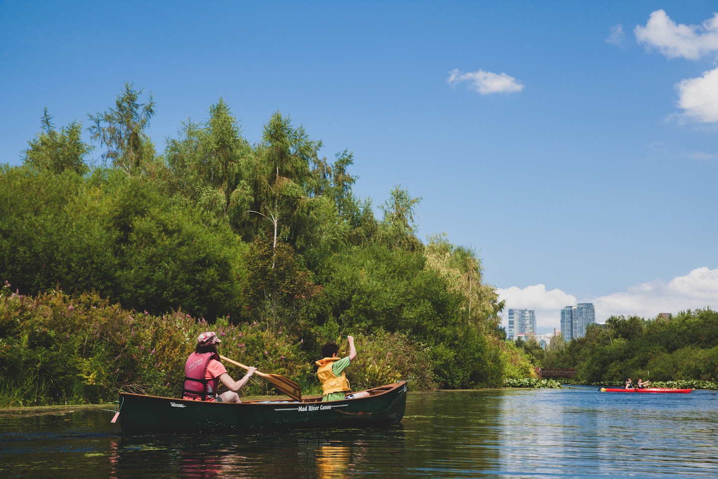 canoe-through-mercer-slough