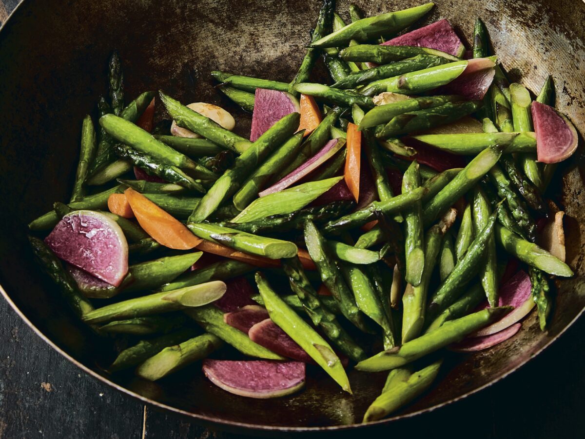 Tips for Seasoning a Carbon Steel Pan or Wok - Viet World Kitchen