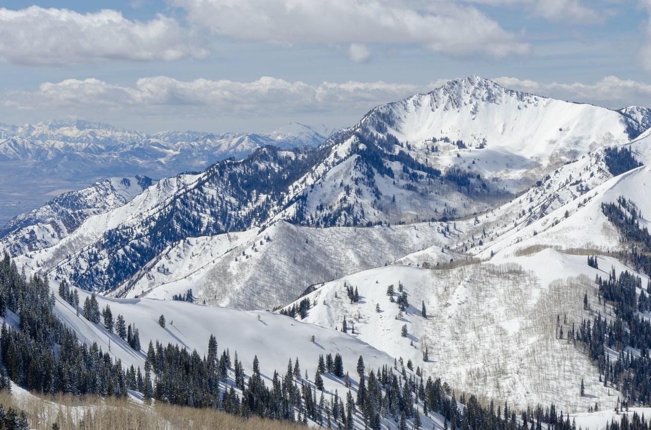 With Snow Guns Running and a Big El Niño Brewing, Western Ski Season Is Taking Shape