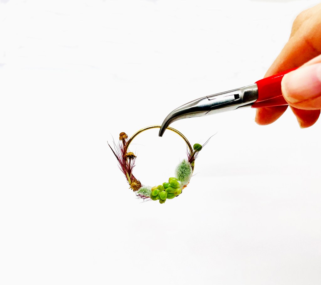 The Teeny, Tiny DIY Botanical Wreath That Will Impress Your #Minfluencer Friends