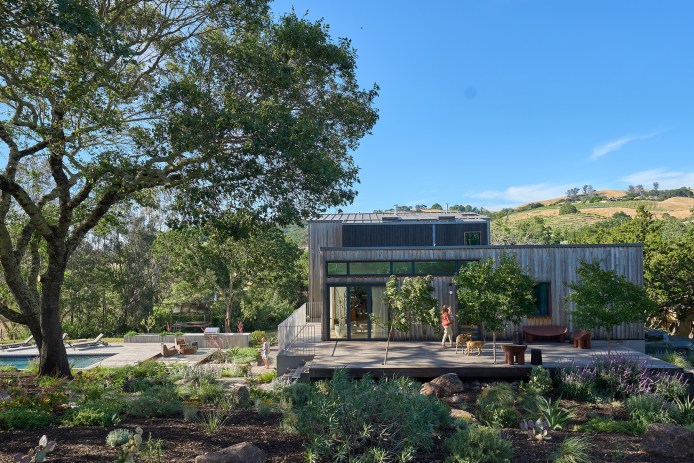 The exterior of a modern home in Healdsburg