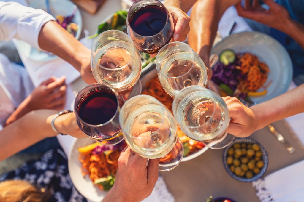 5 Crucial Rules for Picking the Perfect Summer Wine